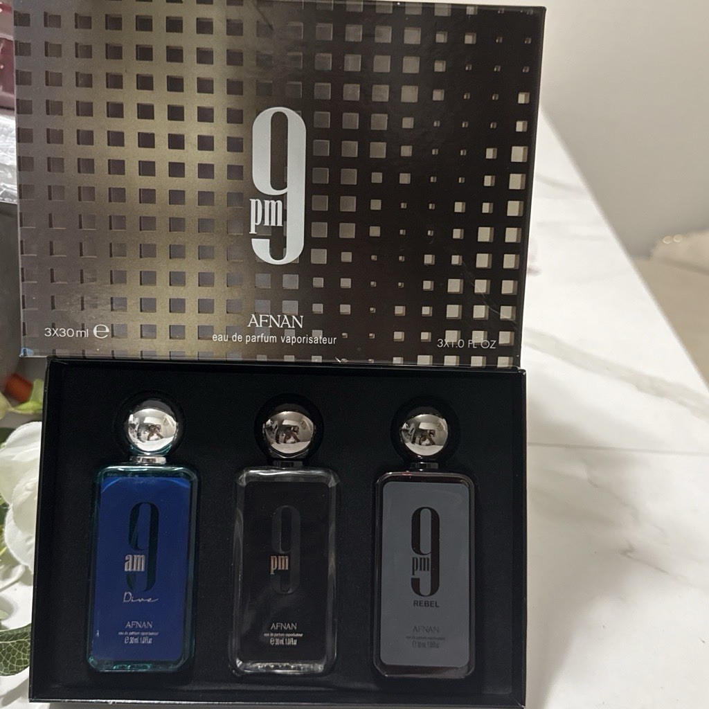 set featuring three 3Piece 30ml (1.0 Fl. Oz) bottles.The set includes 9 AM Dive,
