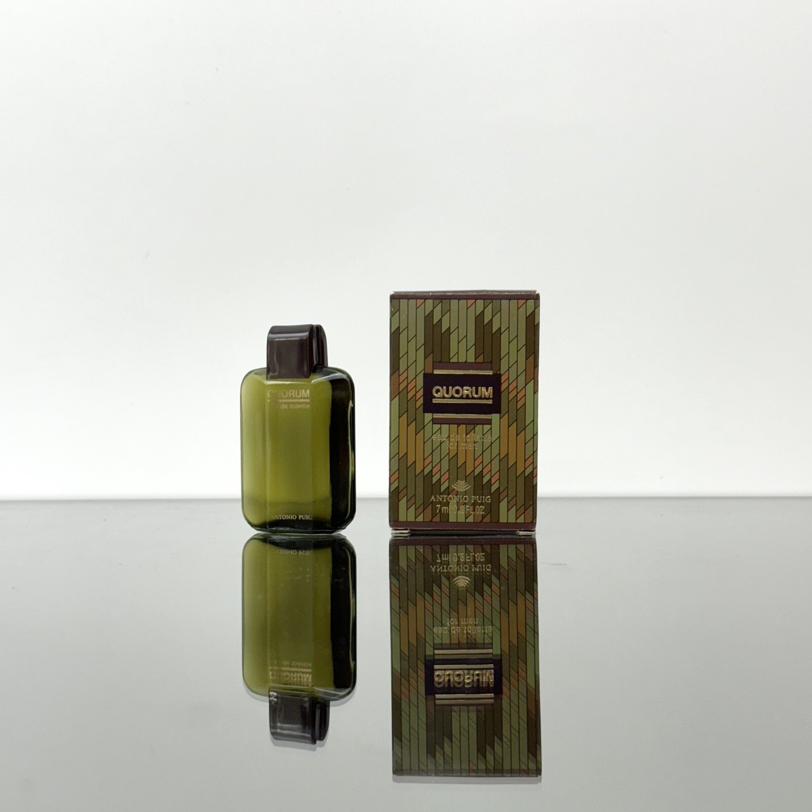QUORUM by ANTONIO PUIG Men EDT 7ml-0.2oz Splash Travel MINI Sample VINTAGE (D15