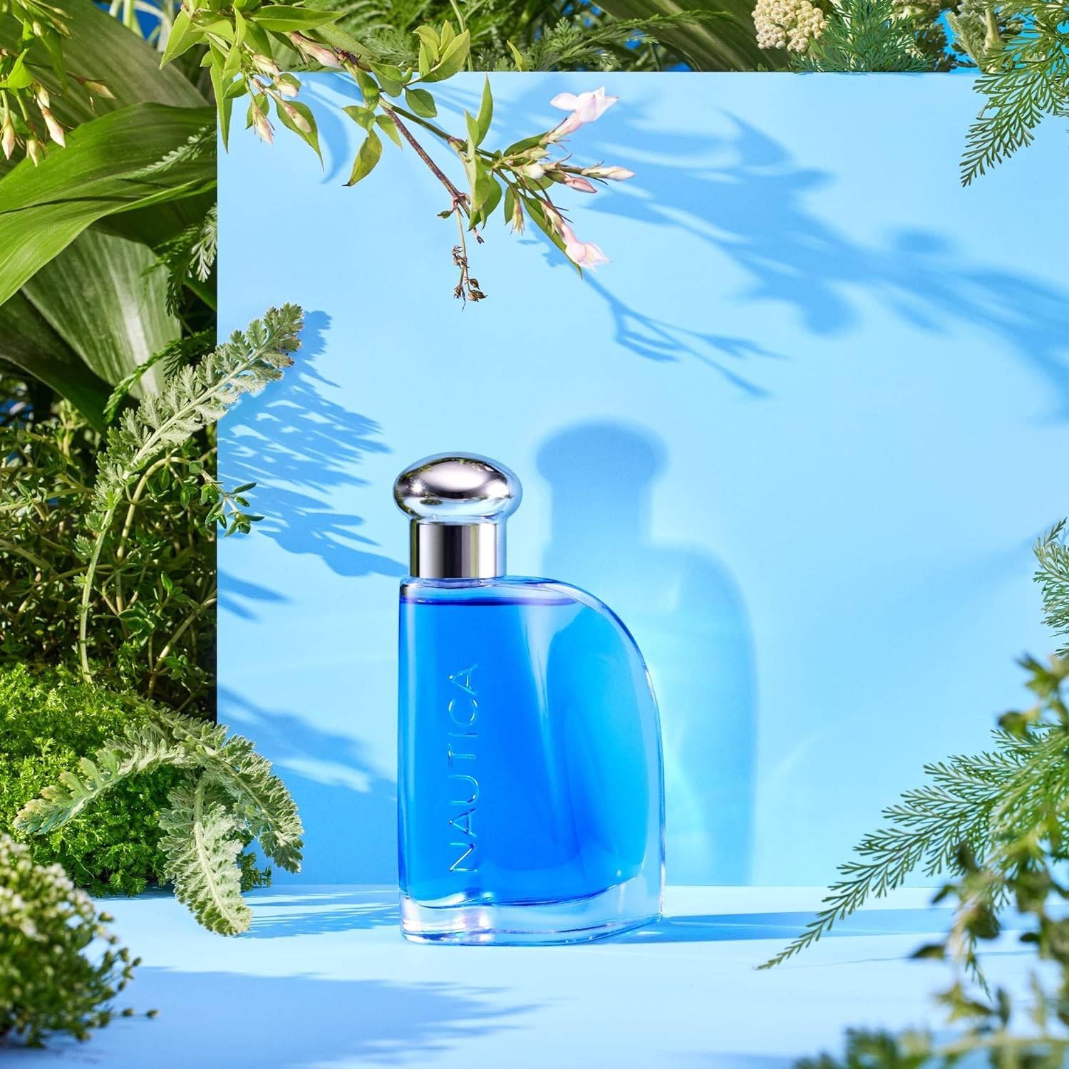 Nautica Blue Eau de Toilette 3.4 fl oz (Pack of 1), Notes of Basil, Jasmine