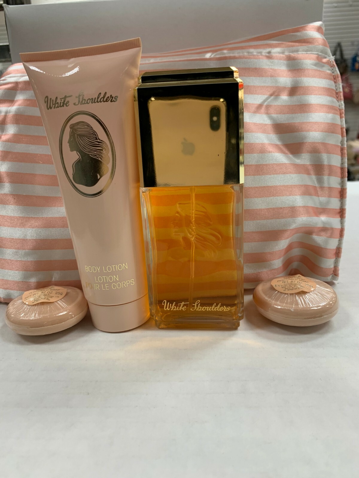 White Shoulders Vintage 4 PCS Set WOMEN WITH 2.75 OZ/ 80 ML EAU DE COLOGNE SPRAY