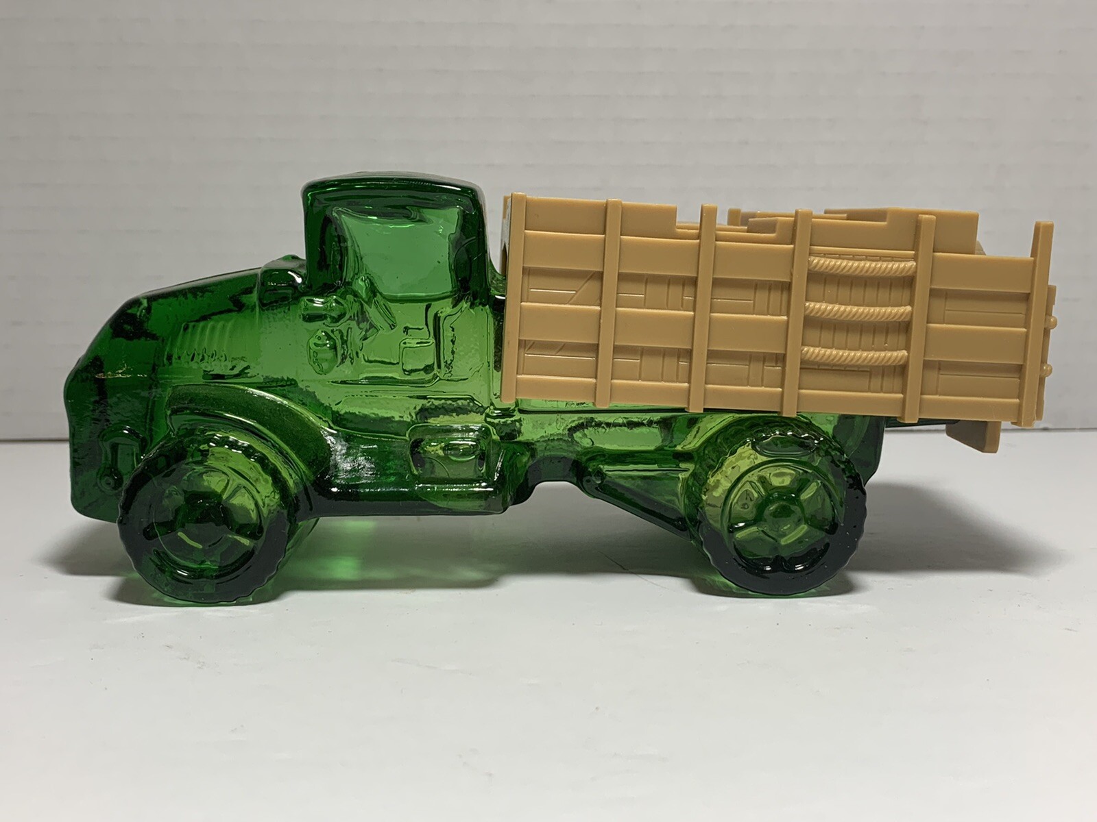 AVON WIND JAMMER AFTER SHAVE BIG MACK TRUCK SPLASH ON 6 OUNCES FULL BOTTLE