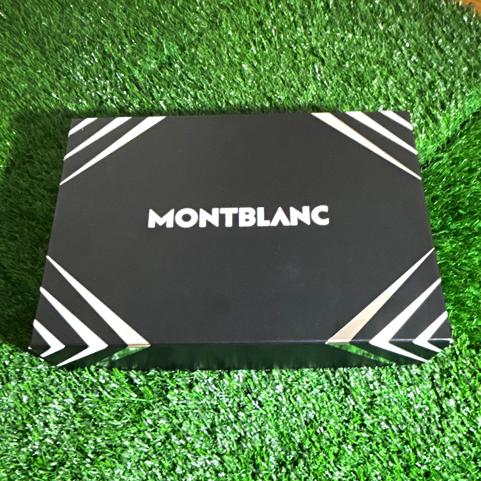 Montblanc Legend Eau de Parfum Spray Gift Set 3.3 fl oz Bottle + Tube + Travel