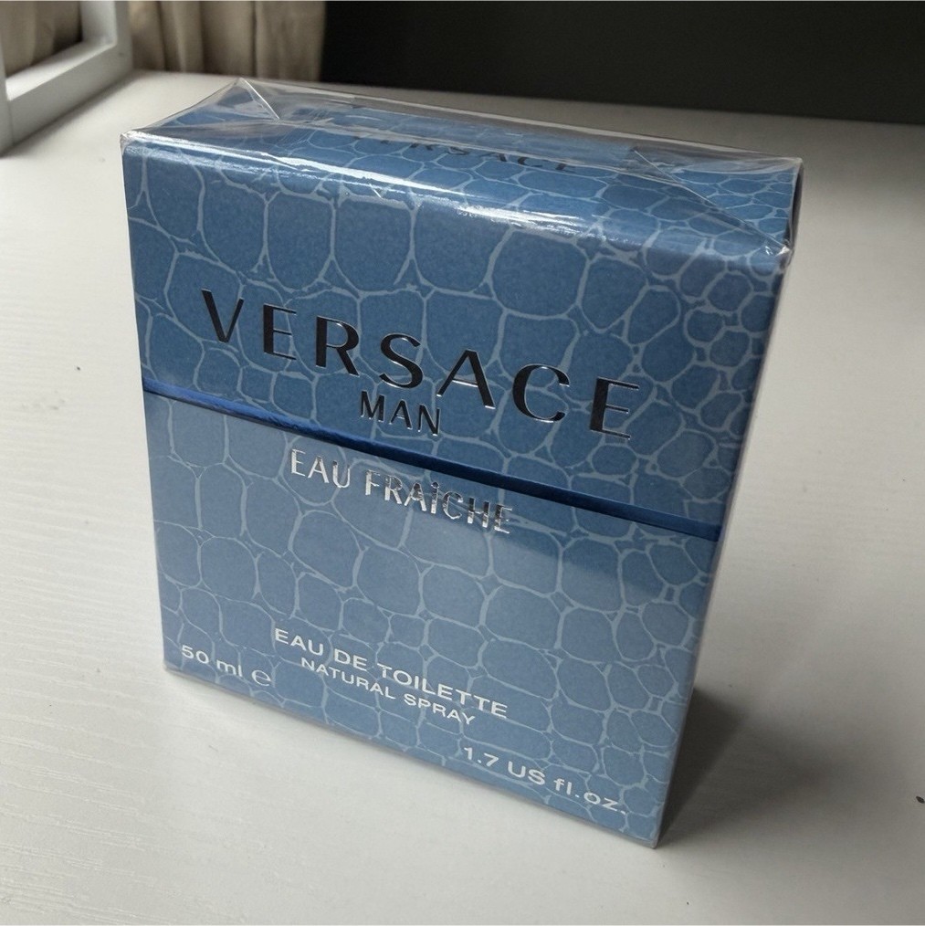 Versace Man Eau Fraiche Eau de Toilette Spray, 1.7 US fl oz Regular Size