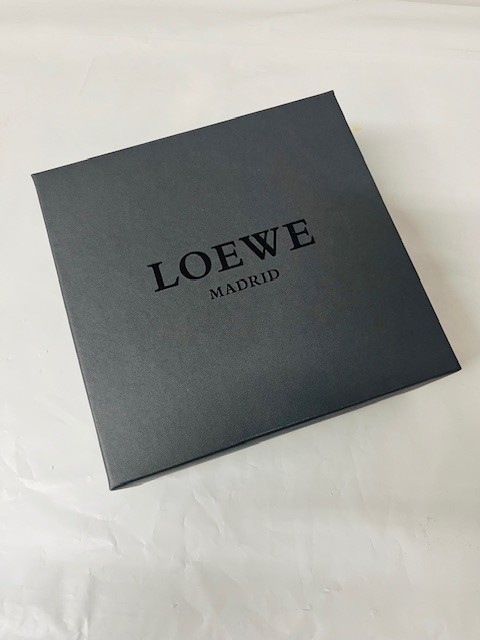Solo Loewe Eau De Toilette (4.25 fl oz) and Spray Deodorant (2.5 fl oz) Gift Set